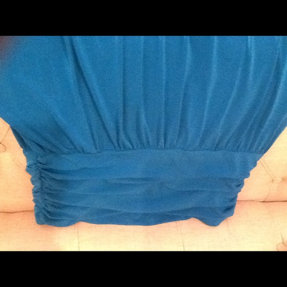Your New Favorite Shirt! Stunning! Large-Slimming - Picture 4 of 7